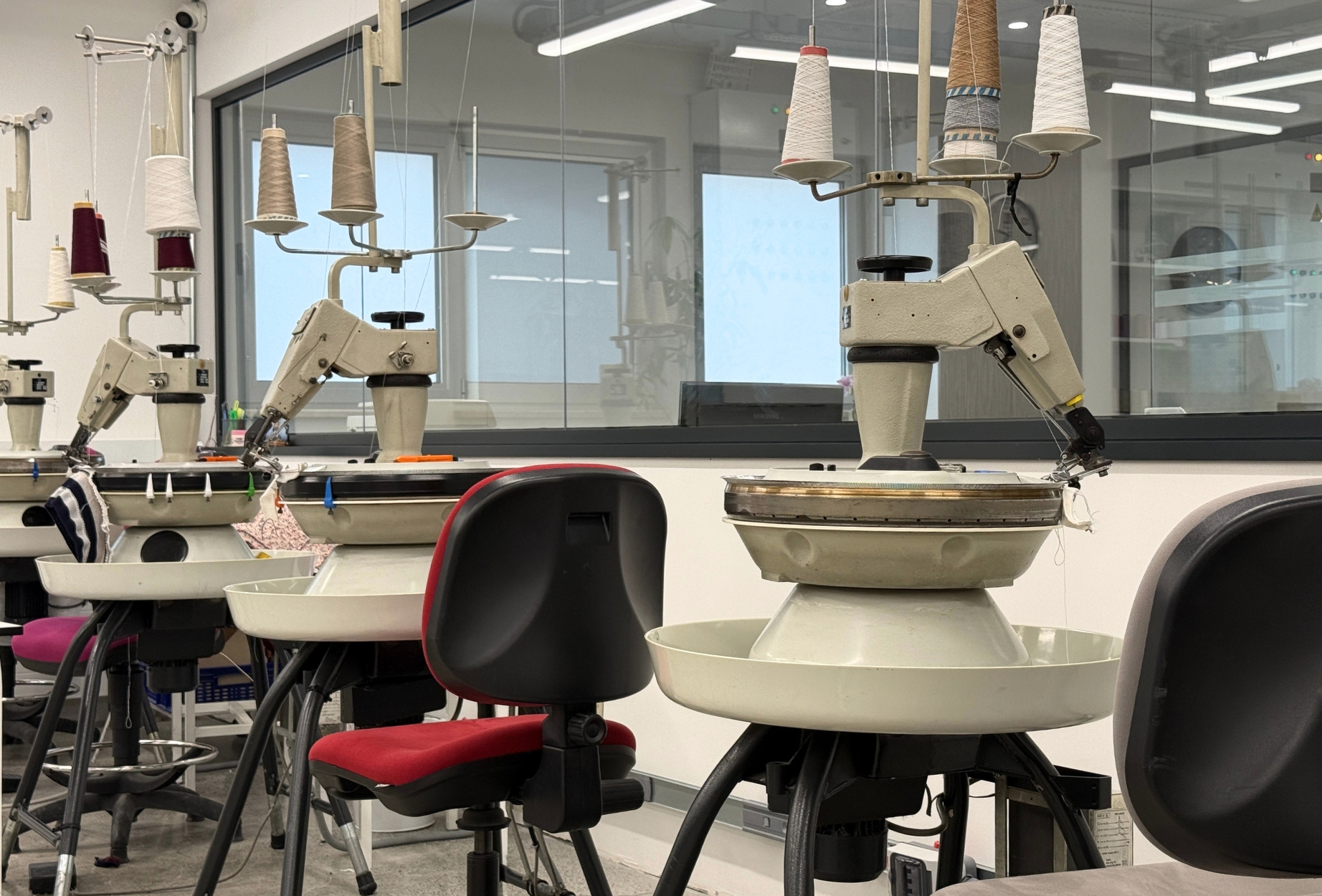 garment assembly and linking process in knitwear manufacturing factory in Turkey